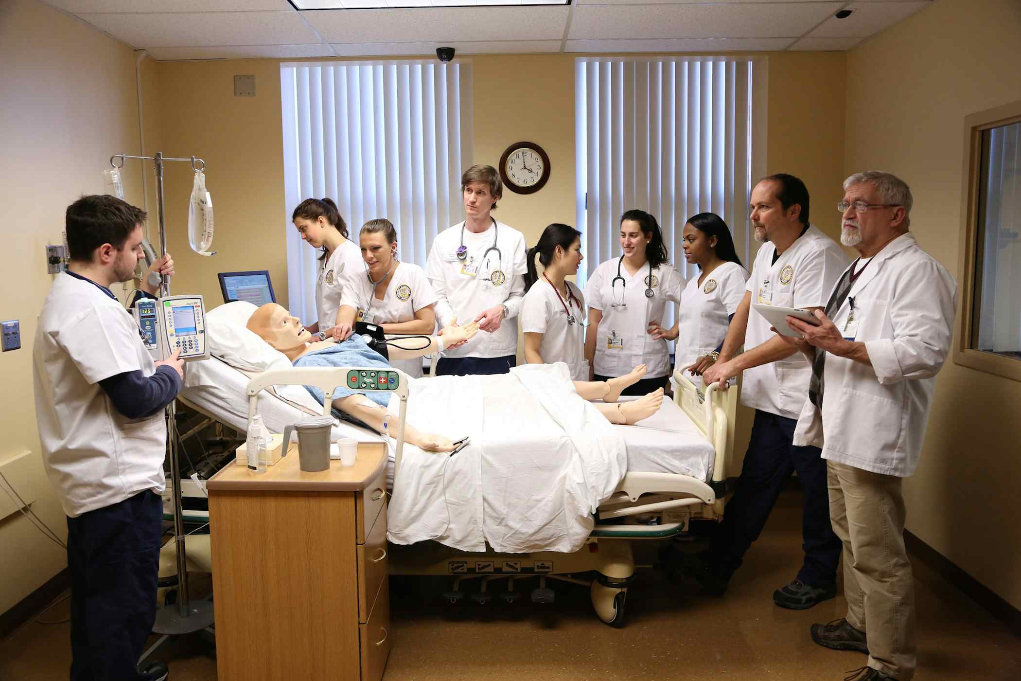 Accelerated Bachelor's Program for Non-Nurses | University of Rochester  School of Nursing
