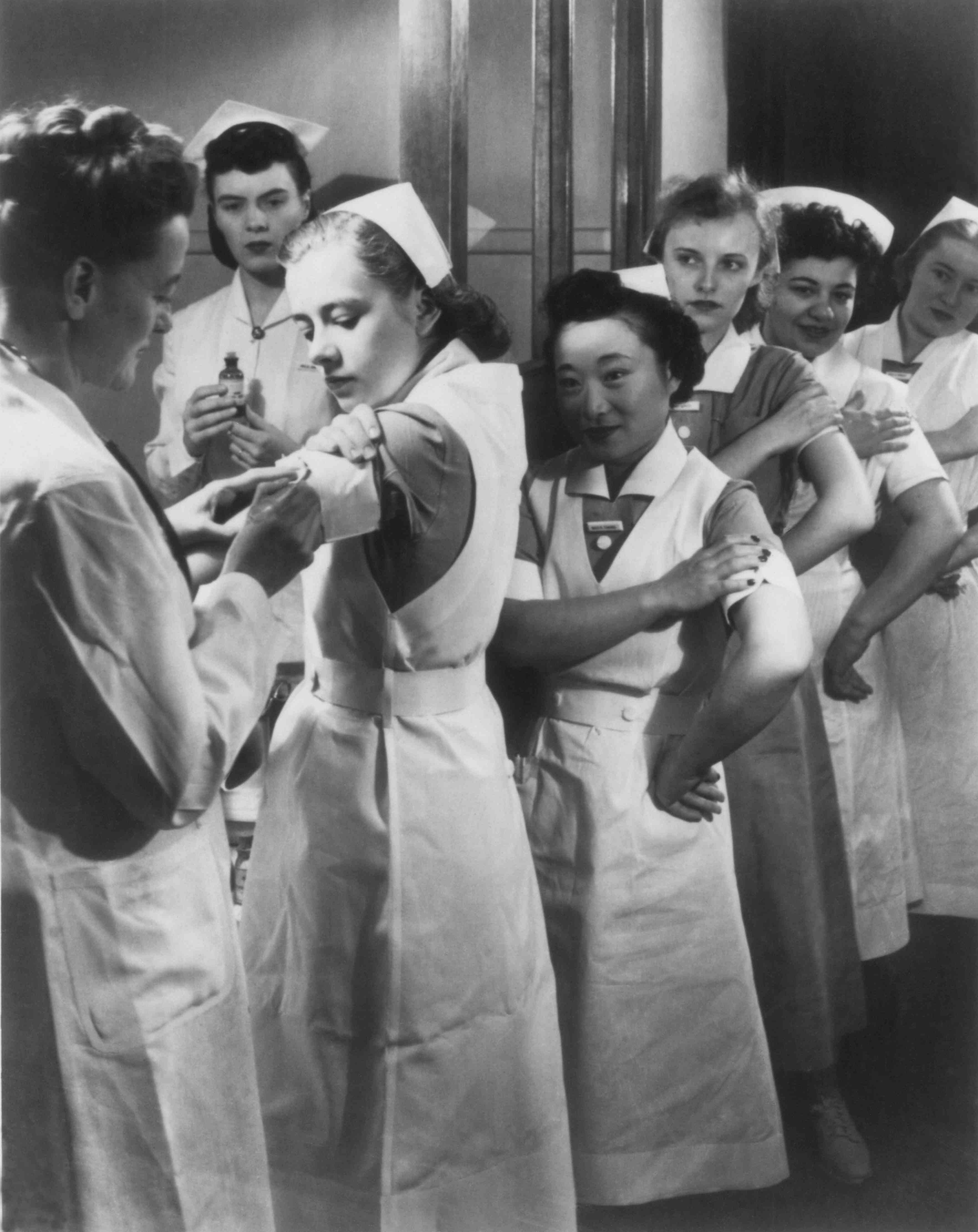 Nurse Innoculation 40s